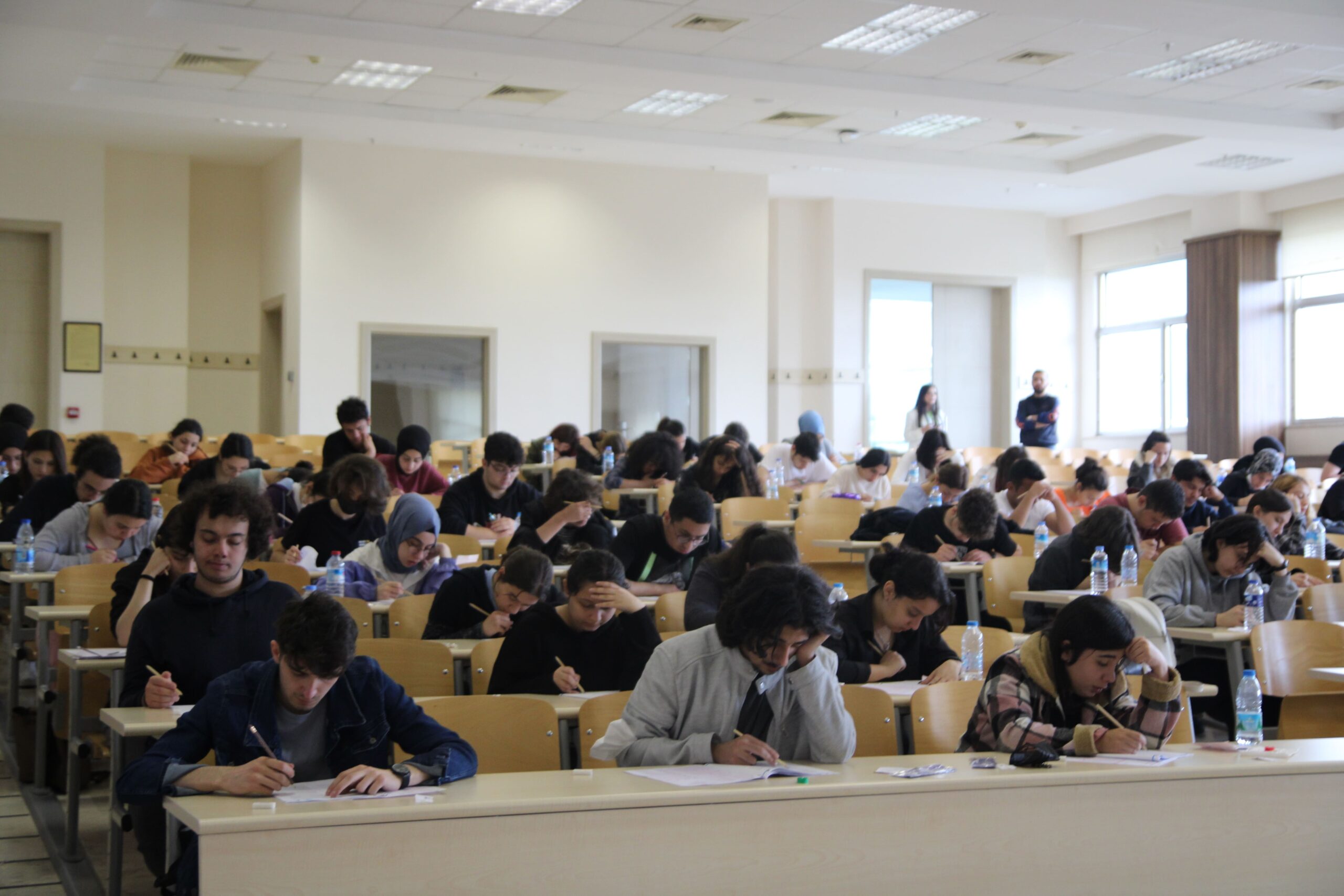 12.Sınıf ve Mezun Öğrencilerimiz İçin Uygulanan YKS Provası - IMG 0080 min scaled